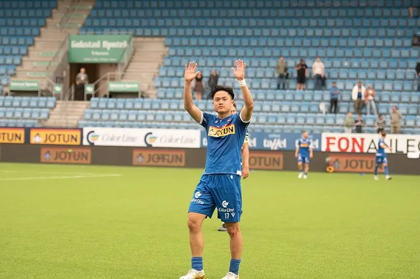 香港, 但也能踢左 香港, 但也能踢左