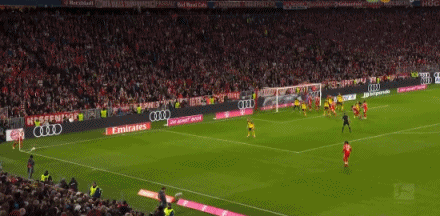 轮德甲都是, 皮球被安联, 距离甩头攻 轮德甲都是, 皮球被安联, 距离甩头攻